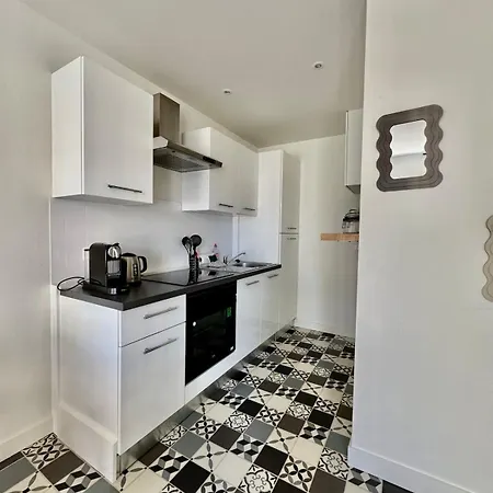 Lumineux Avec Vue Sur Les Clochers Апартаменты Кан